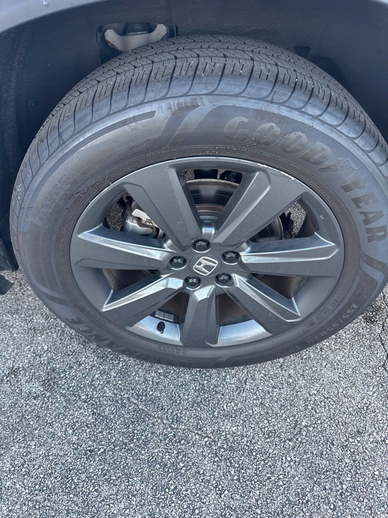 Used 2023 Honda Pilot Sport image 11