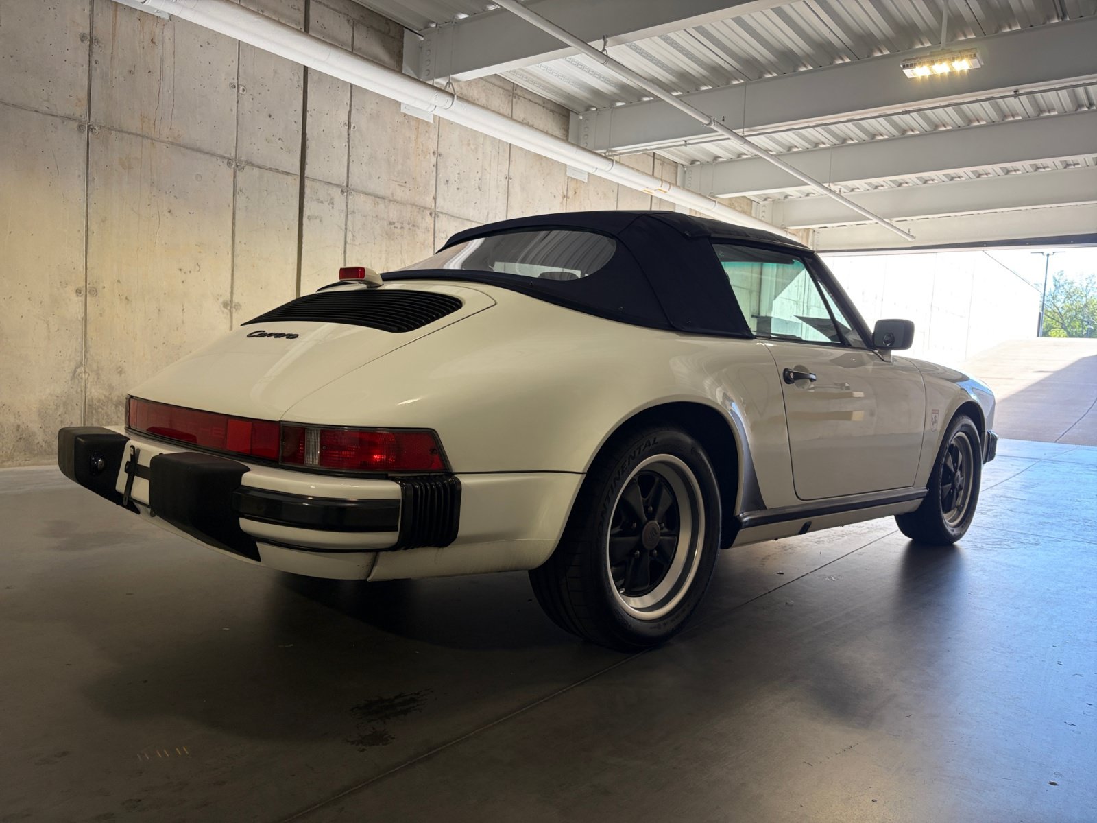 Used 1987 Porsche 911 Carrera RWD image 10
