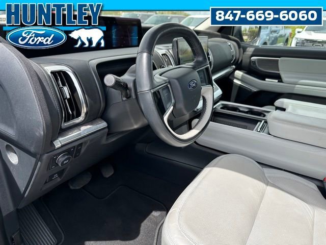 Used 2025 Ford Expedition Platinum w/ Platinum Ultimate Package AWD/4WD image 21