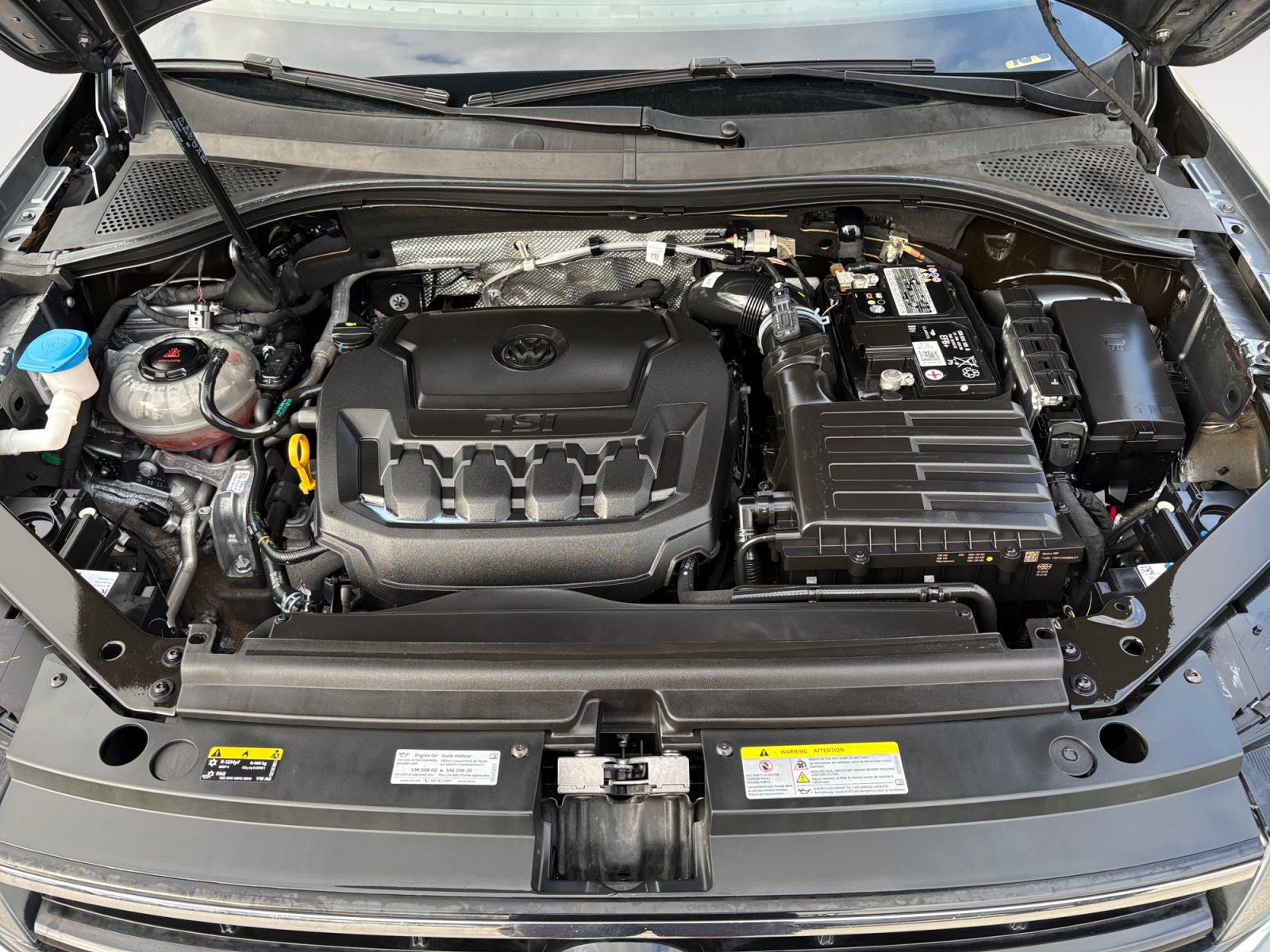 Used 2023 Volkswagen Tiguan SE R-Line FWD image 27