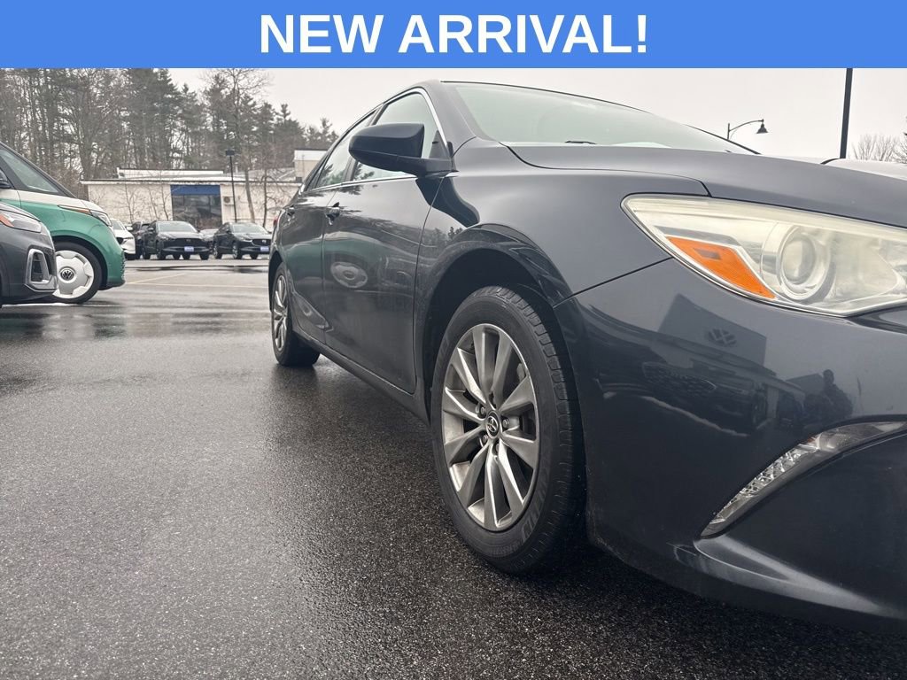 Used 2015 Toyota Camry XLE w/ Moonroof Package image 5