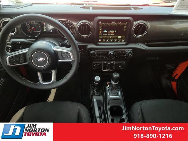 Used 2023 Jeep Wrangler Unlimited Sahara AWD/4WD image 26