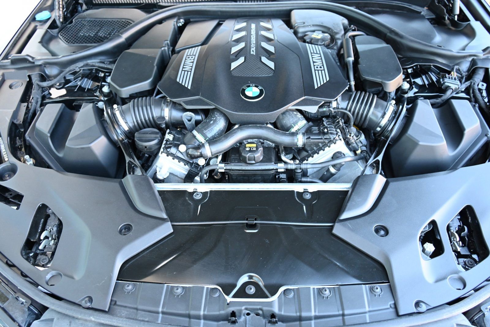 Certified 2022 BMW M550i xDrive w/ Executive Package image 22