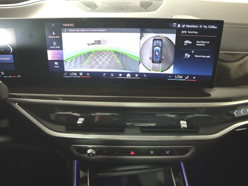 Used 2024 BMW X7 xDrive40i w/ Climate Comfort Package image 13