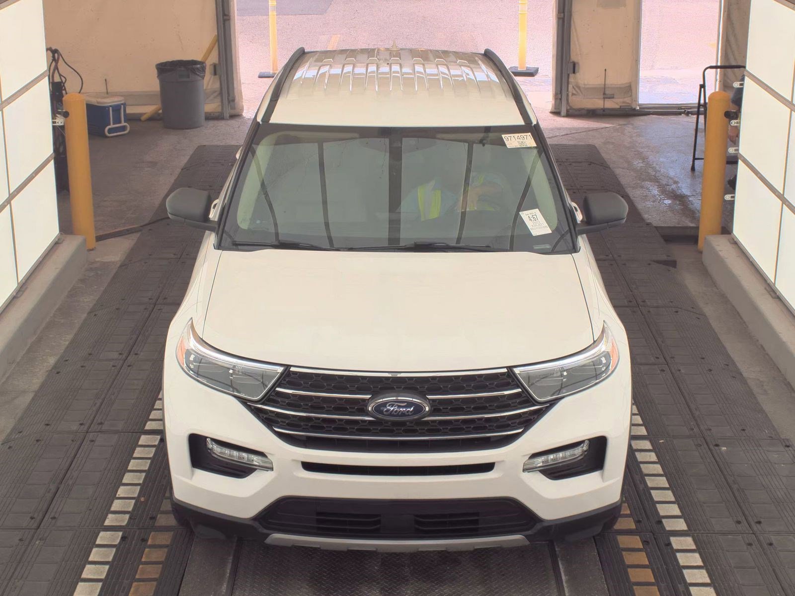 Used 2022 Ford Explorer XLT w/ Equipment Group 202A image 2