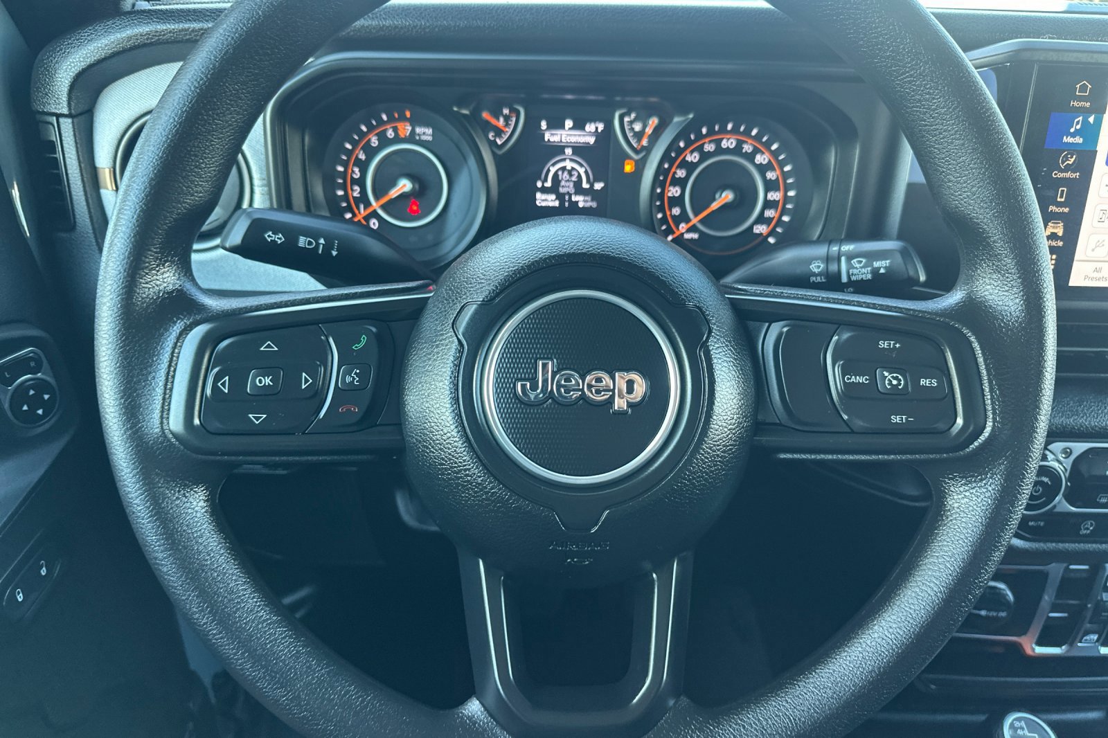 New 2025 Jeep Gladiator Nighthawk image 19
