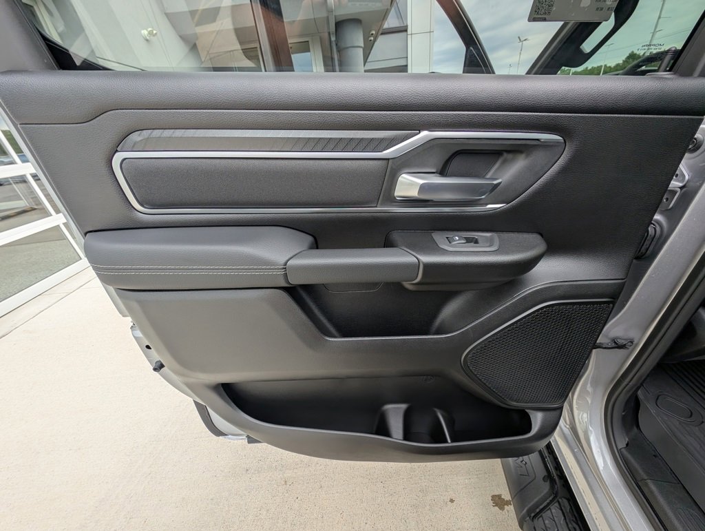 New 2026 RAM 1500 4x4 Crew Cab image 43