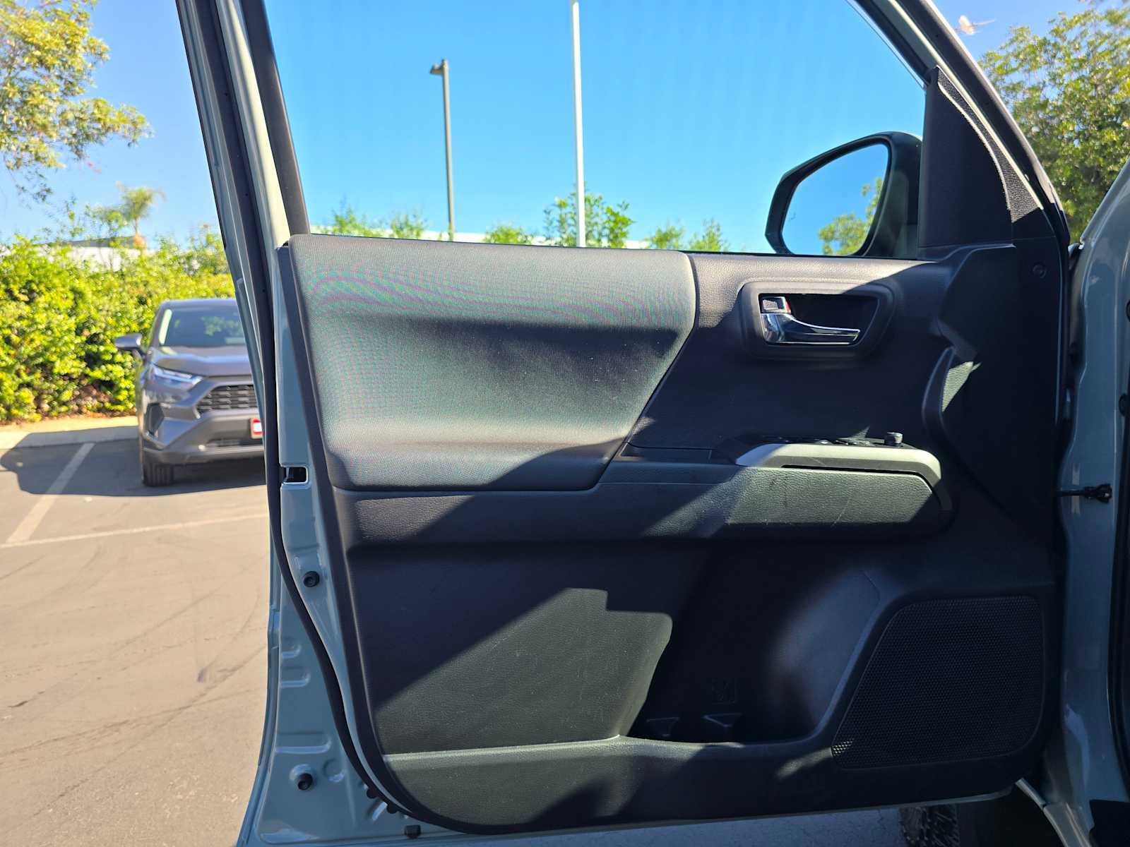 Used 2022 Toyota Tacoma TRD Off-Road image 19