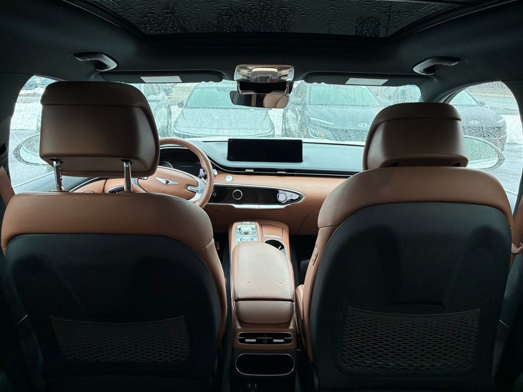 Used 2023 Genesis GV70 2.5T w/ Advanced Package image 14