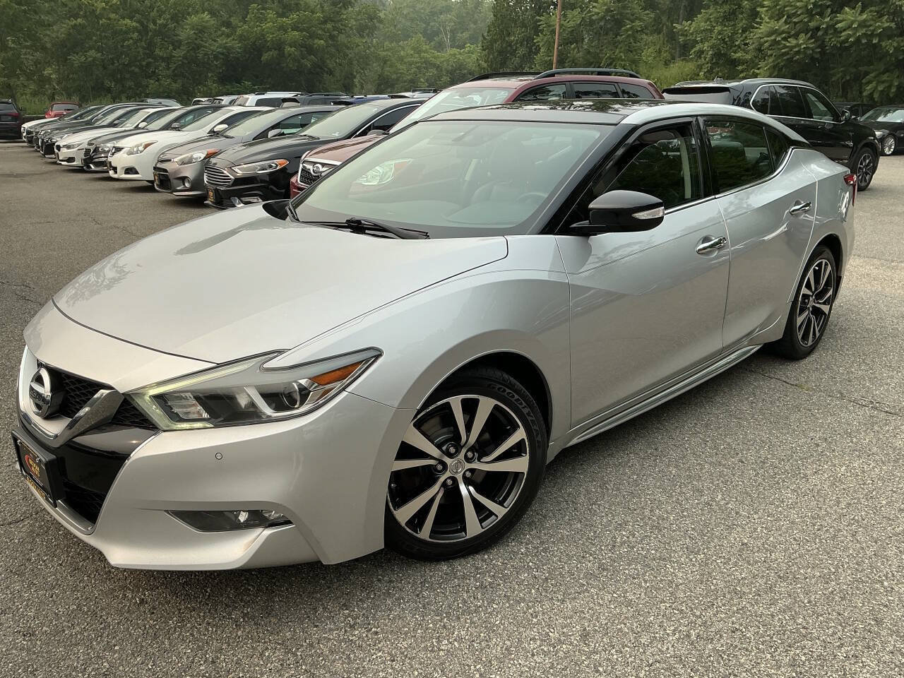 Used 2016 Nissan Maxima 3.5 SL w/ Interior Lighting Package FWD image 1