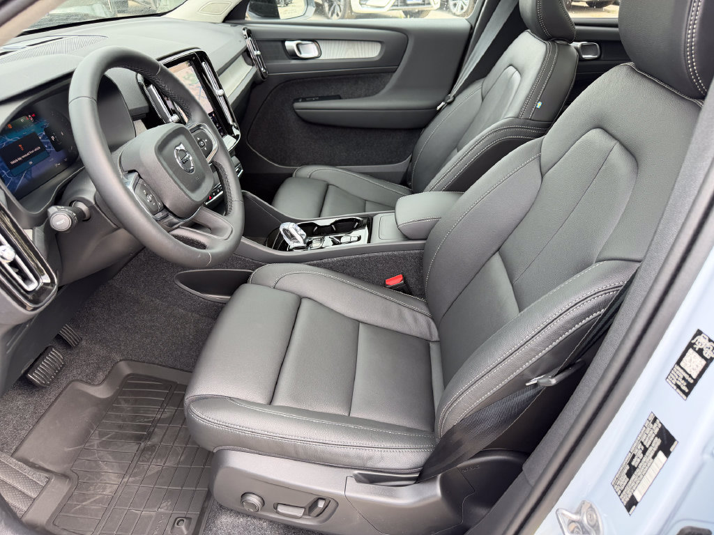 New 2026 Volvo XC40 B5 Plus w/ Protection Package Premier AWD/4WD image 17