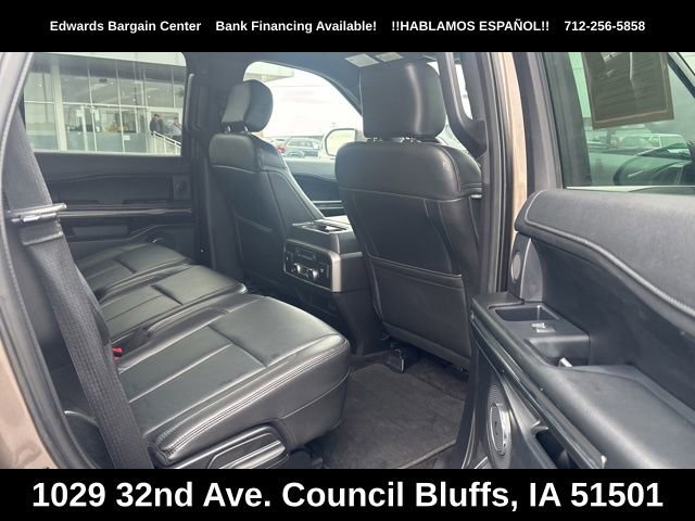 Used 2018 Ford Expedition XLT w/ Equipment Group 202A AWD/4WD image 9