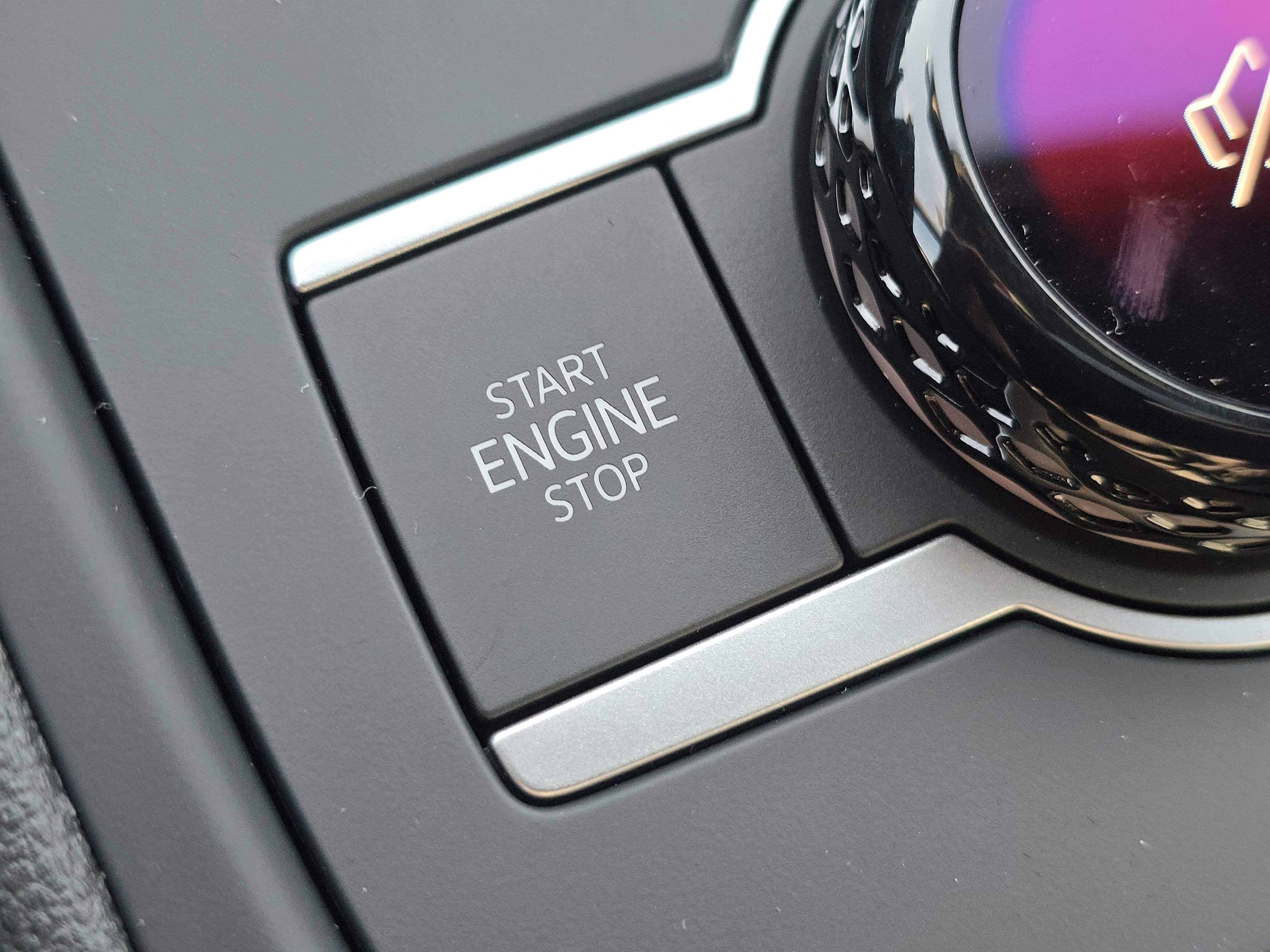 New 2026 Volkswagen Tiguan SE R-Line image 25