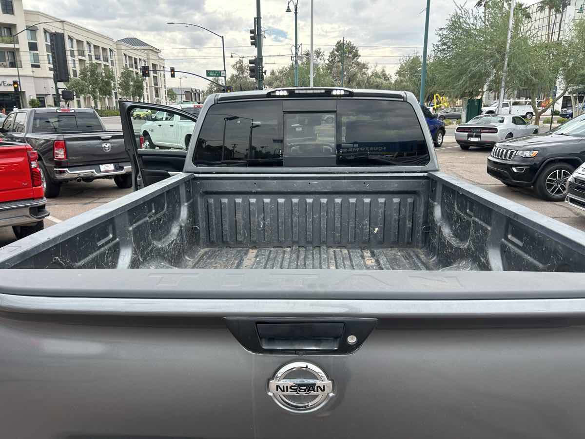 Used 2016 Nissan Titan SV RWD image 6