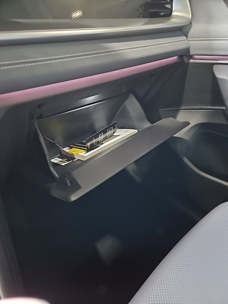 New 2026 Volkswagen Tiguan SE R-Line image 29