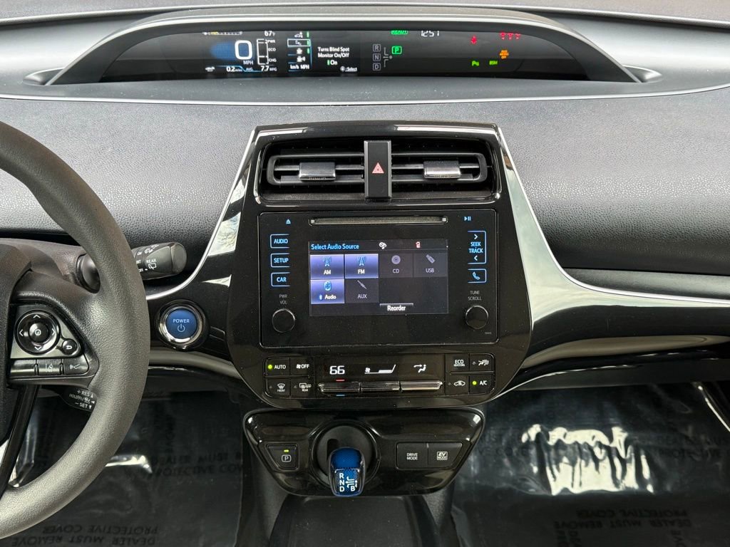 Used 2019 Toyota Prius LE image 25