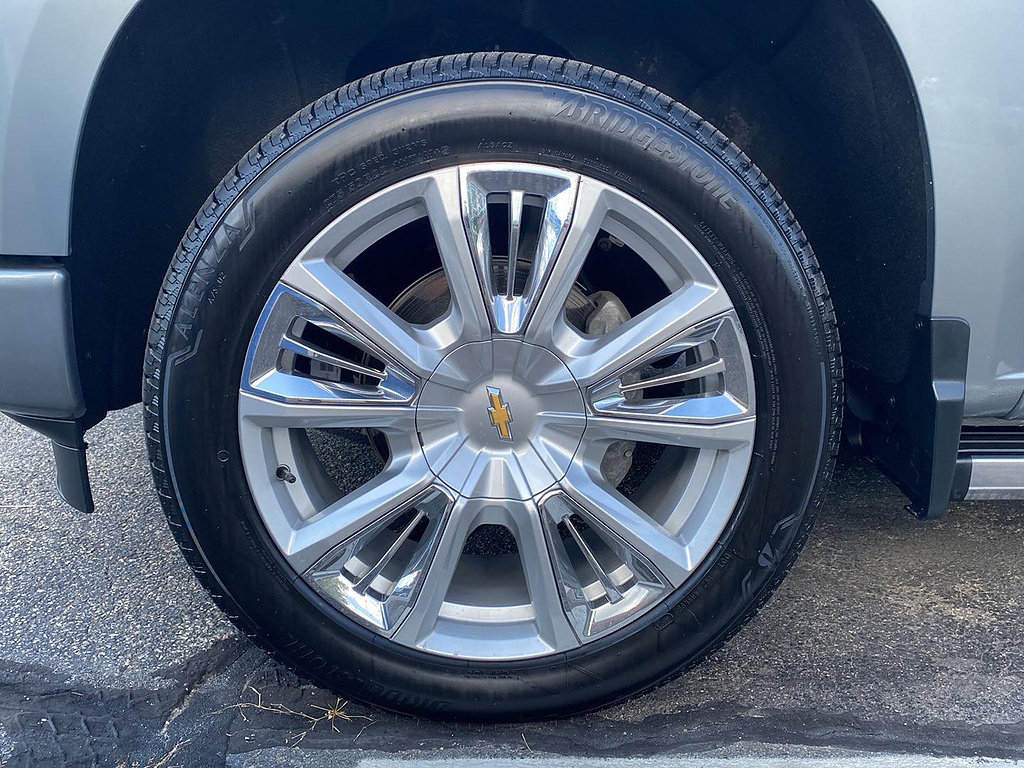 Used 2025 Chevrolet Silverado 1500 High Country AWD/4WD image 13