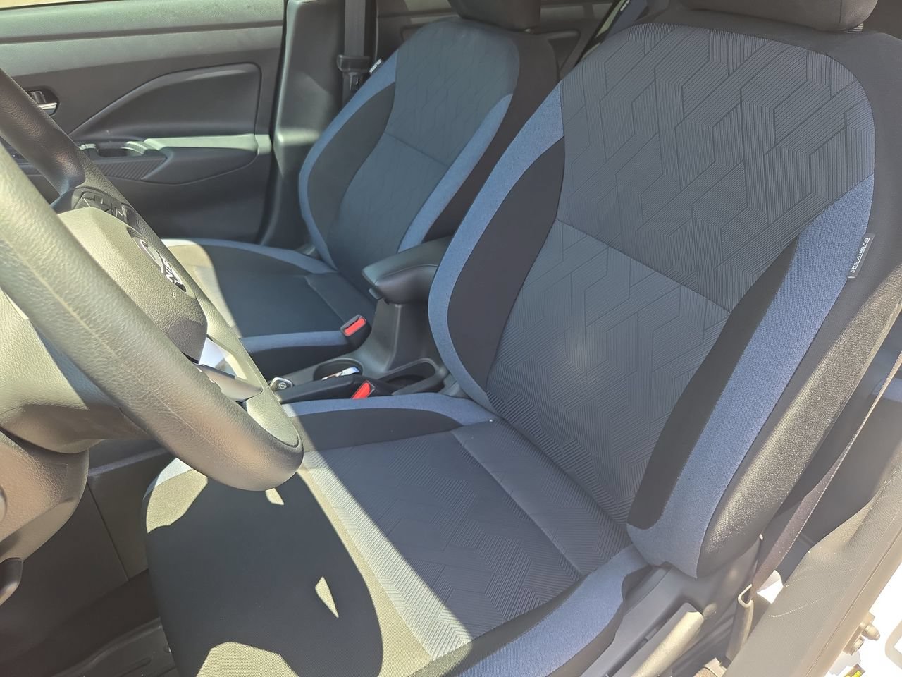 Used 2025 Nissan Versa SV w/ Trunk Package FWD image 18
