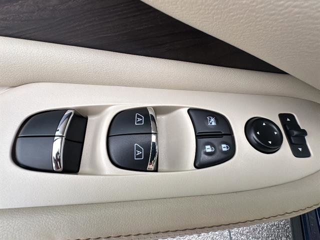 Used 2023 Nissan Murano Platinum w/ Cargo Package FWD image 17