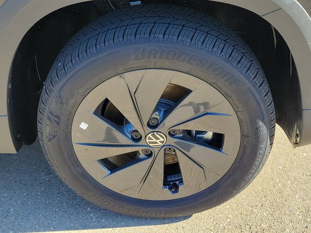 New 2026 Volkswagen Taos S image 5