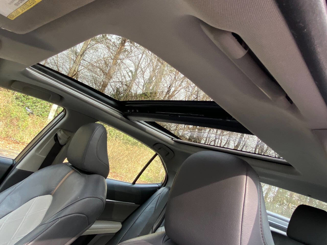Used 2018 Toyota Camry XLE w/ Driver Assist Package FWD image 39