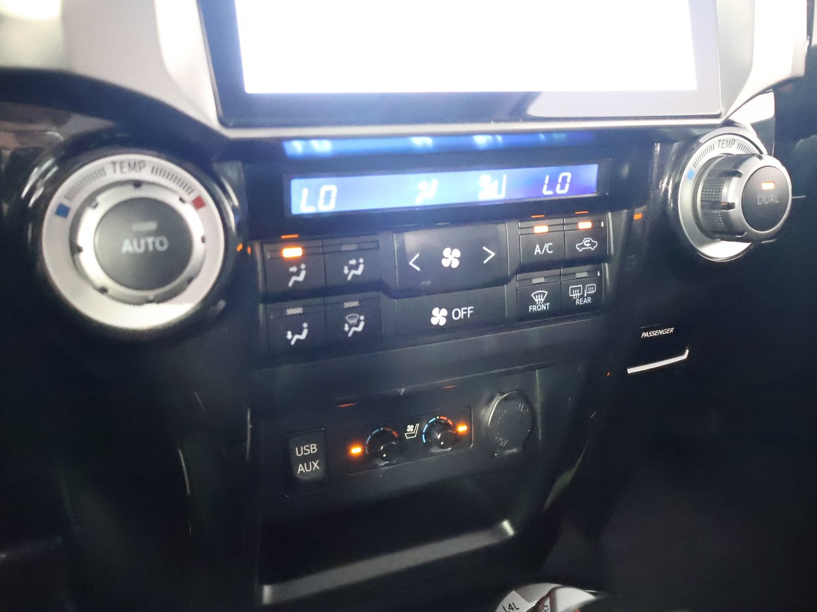 Used 2019 Toyota 4Runner Limited AWD/4WD image 39