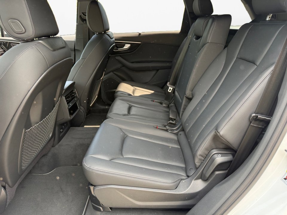 New 2026 Audi Q7 3.0T Premium Plus AWD/4WD image 13