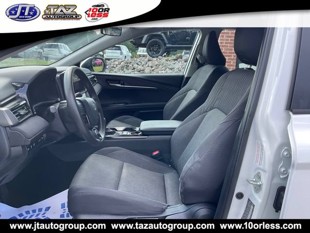 Used 2025 Toyota Camry LE FWD image 10