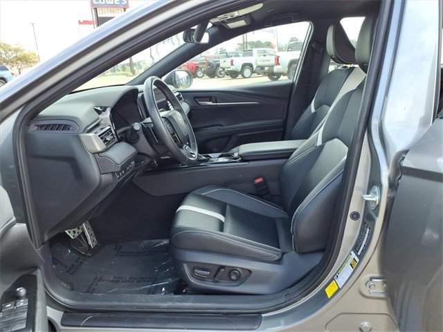 Used 2025 Toyota Camry SE image 14