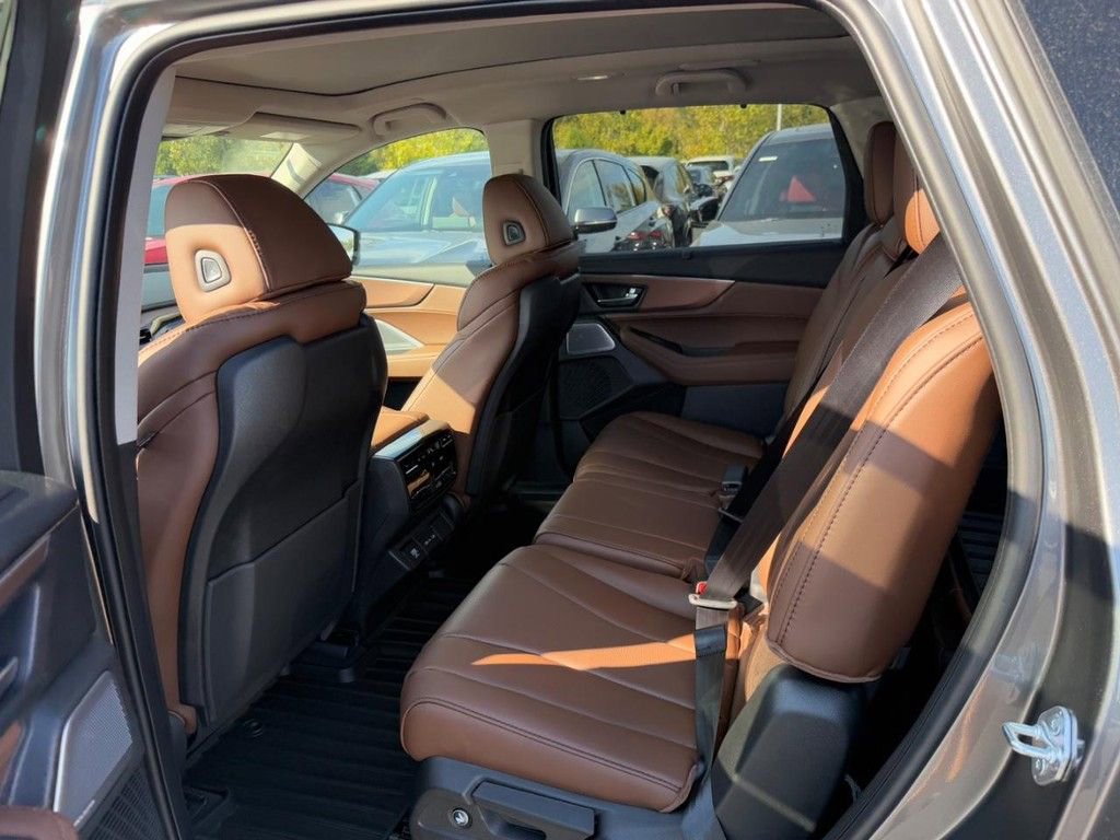 Certified 2026 Acura MDX w/ Technology Package image 7