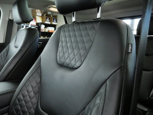 Certified 2024 Ford Edge Titanium AWD/4WD image 18
