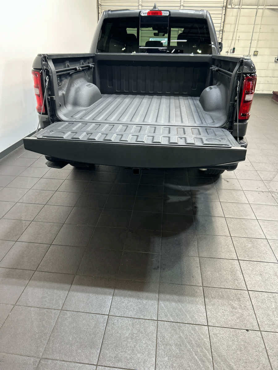 Used 2025 RAM 1500 Tradesman w/ Night Edition AWD/4WD image 11