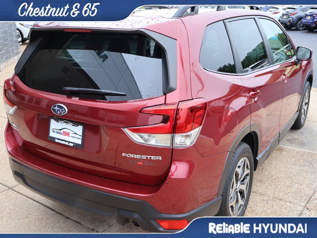Used 2023 Subaru Forester Premium AWD/4WD image 6