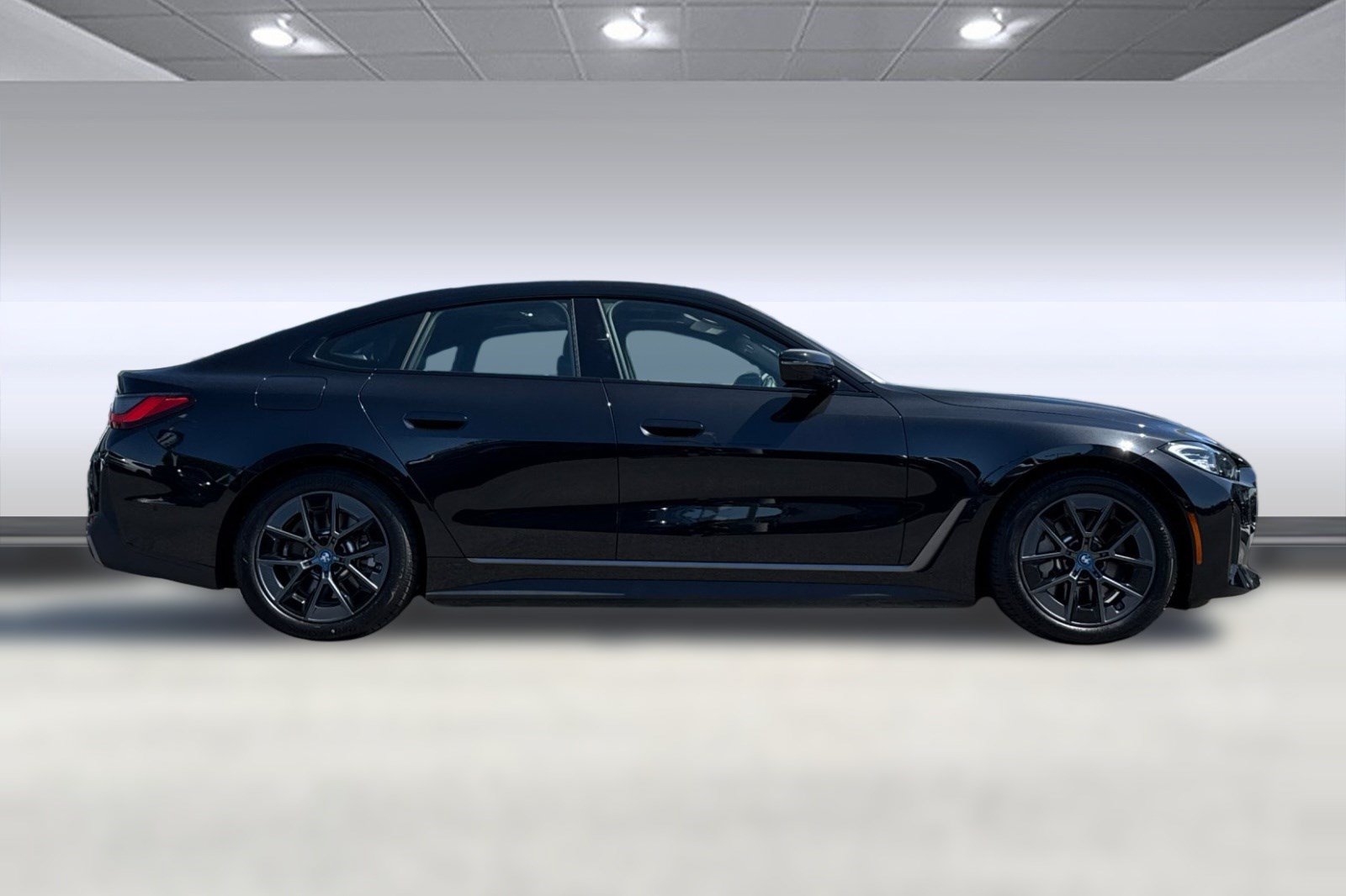 Certified 2023 BMW i4 eDrive40 w/ Premium Package RWD image 7
