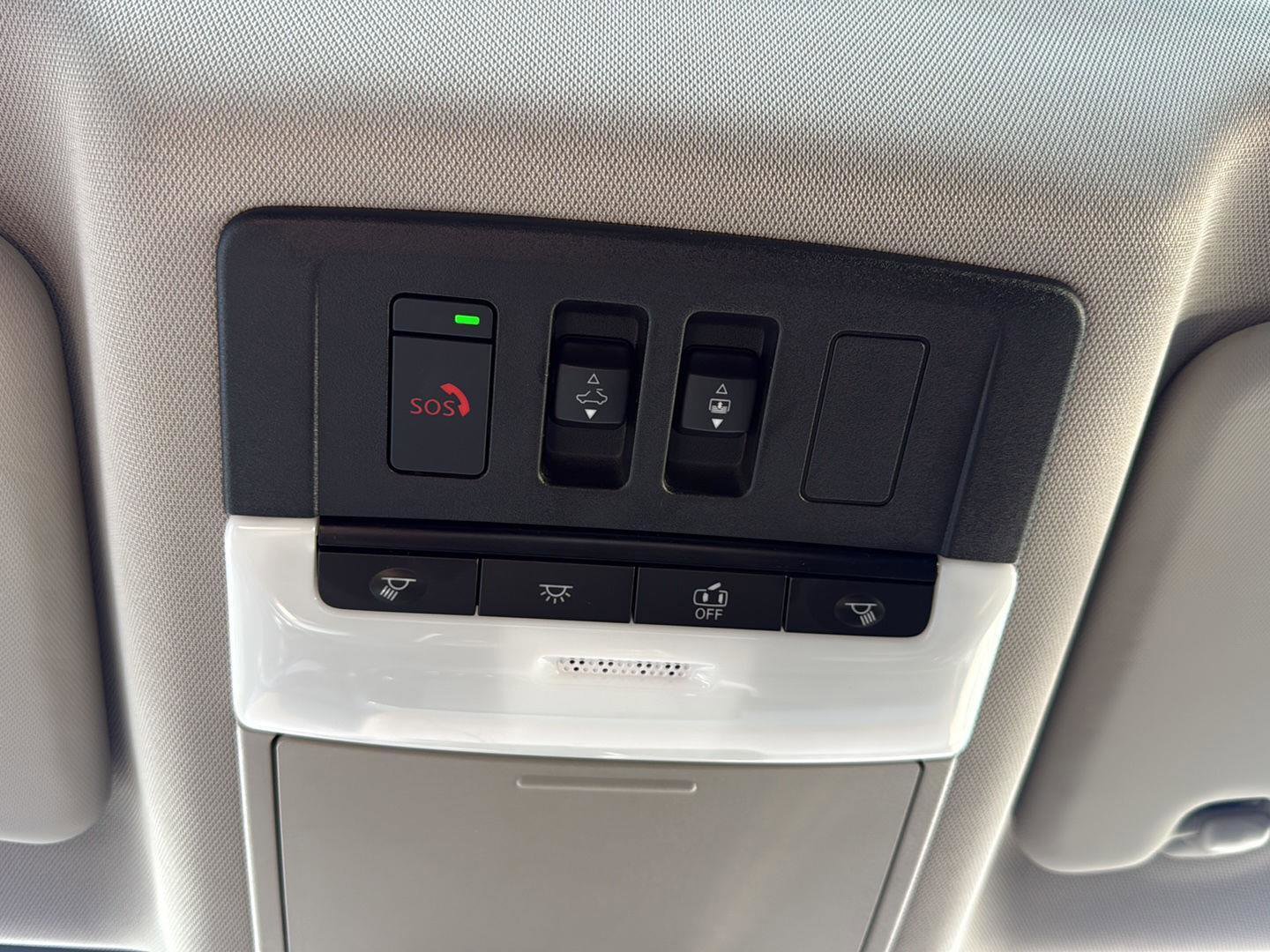 Used 2021 Nissan Rogue SL w/ Premium Package image 26