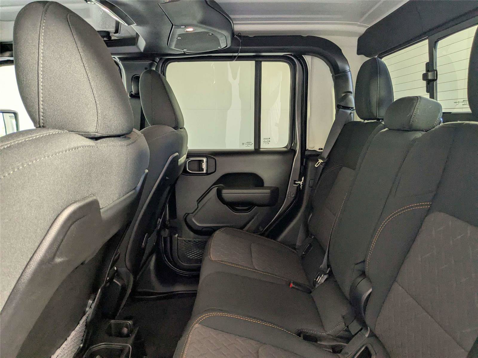 Used 2025 Jeep Gladiator Mojave w/ Convenience Group AWD/4WD image 34