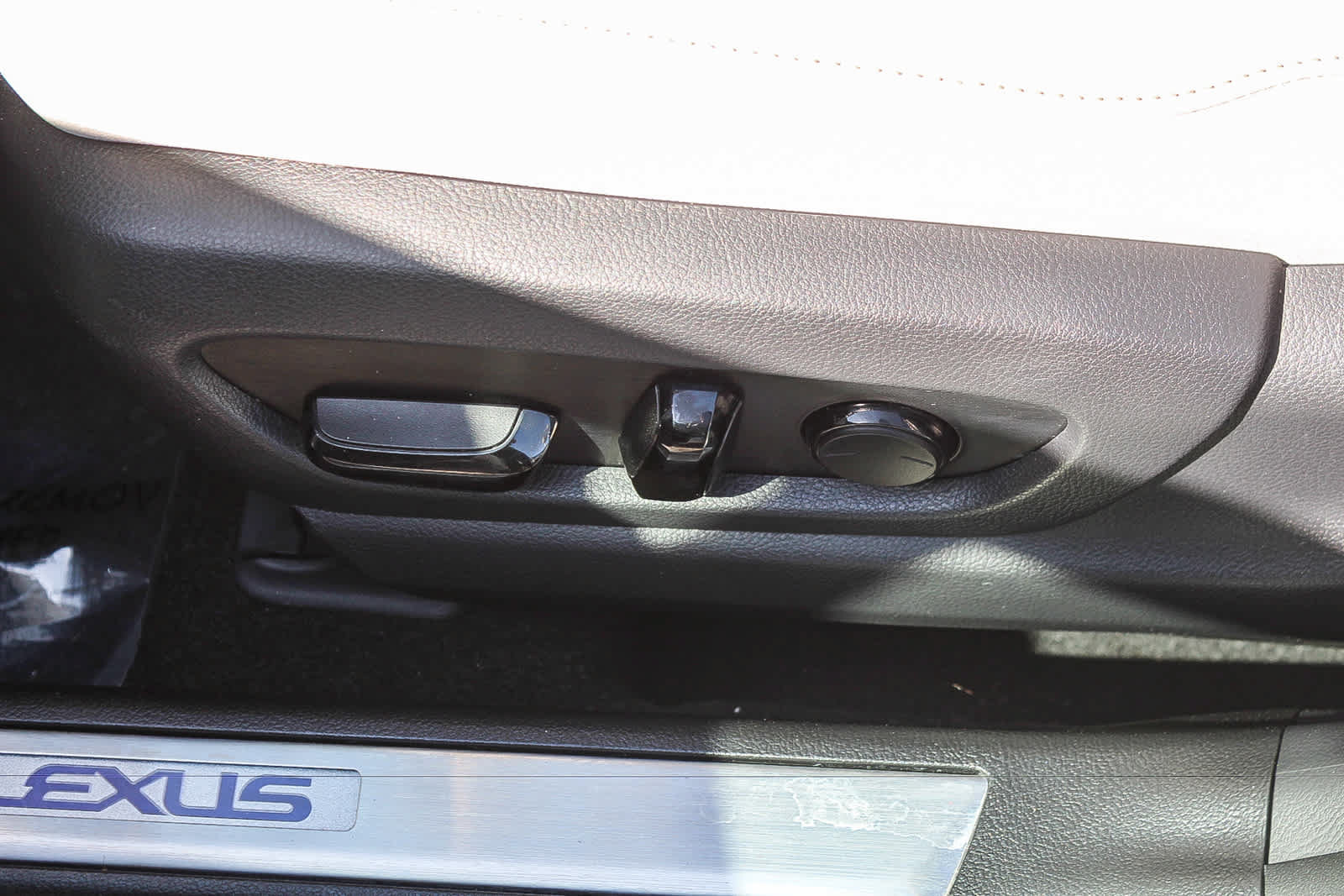 Used 2025 Lexus UX 300h FWD w/ Cold Area Package image 20