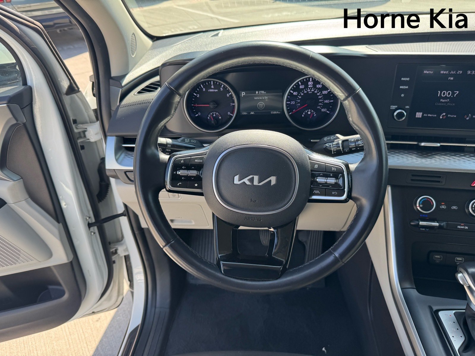 Certified 2024 Kia Carnival LX FWD image 16