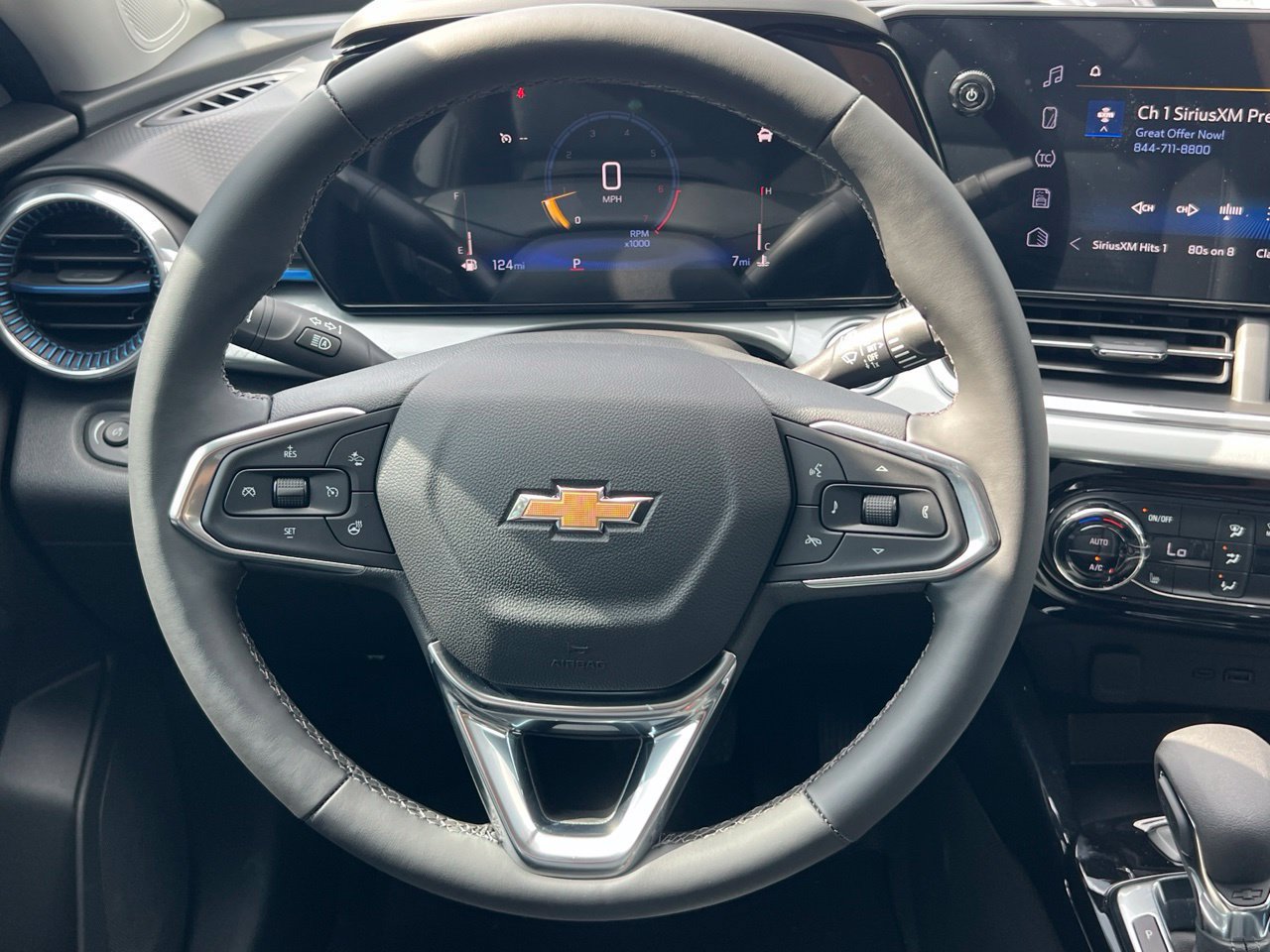 New 2026 Chevrolet Trax LT w/ LT Convenience Package FWD image 15