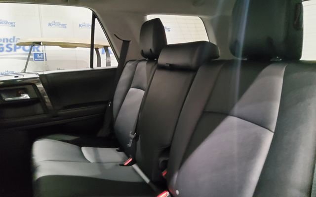 Used 2020 Toyota 4Runner TRD Off-Road Premium w/ Moonroof Package AWD/4WD image 15