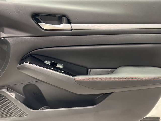 Used 2025 Nissan Altima 2.5 SR image 52