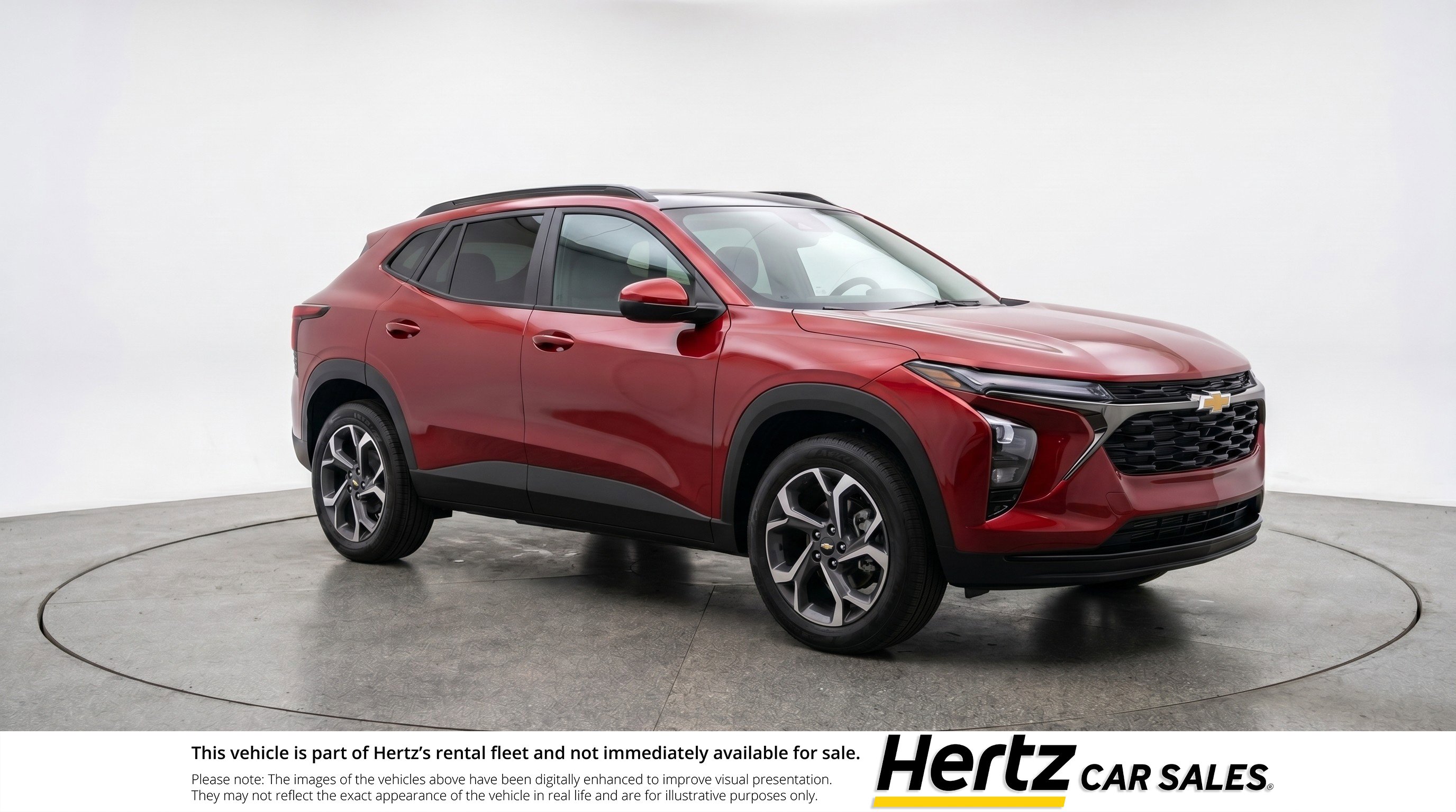 Used 2025 Chevrolet Trax LT FWD image 1