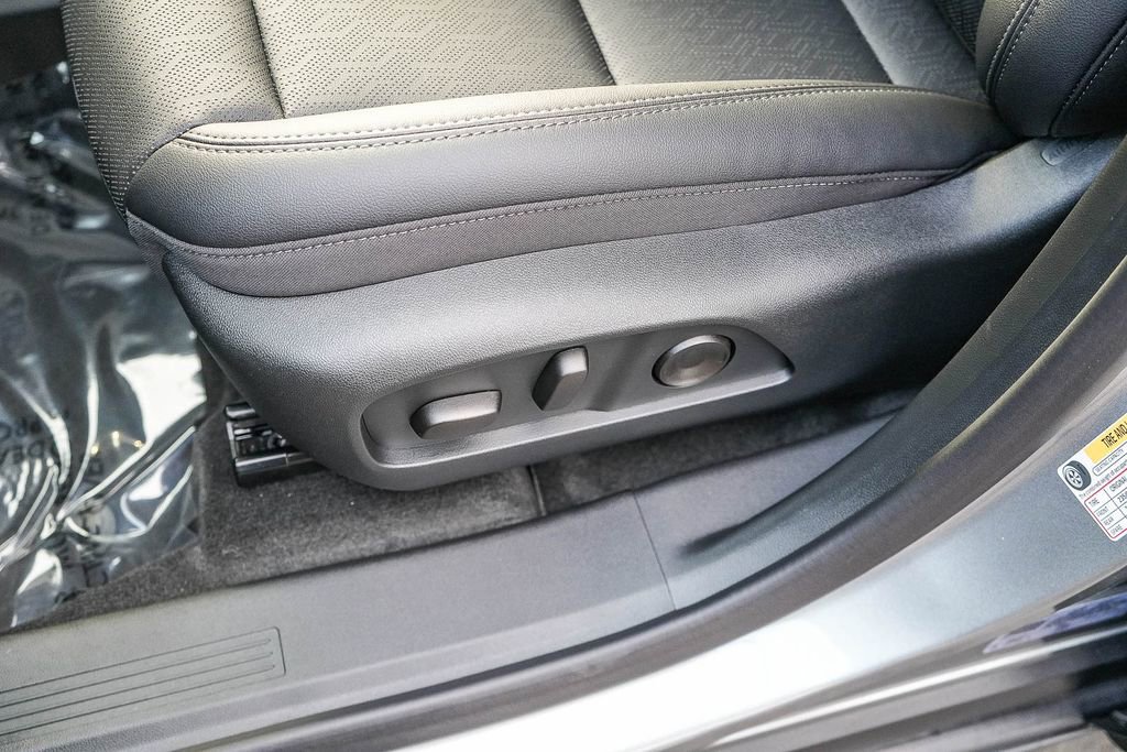 New 2026 Chevrolet Equinox LT w/ Convenience Package II FWD image 20