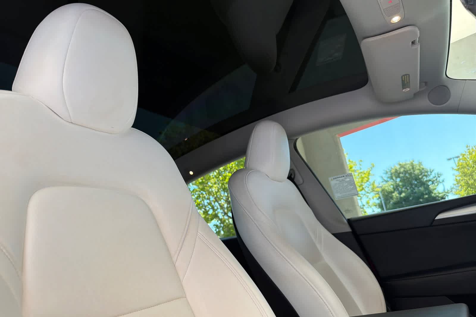 Used 2024 Tesla Model Y Long Range AWD/4WD image 18