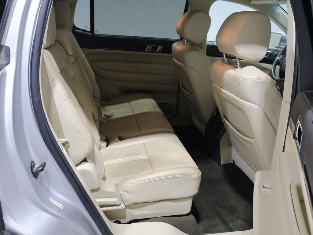 Used 2019 Lincoln MKT AWD image 23