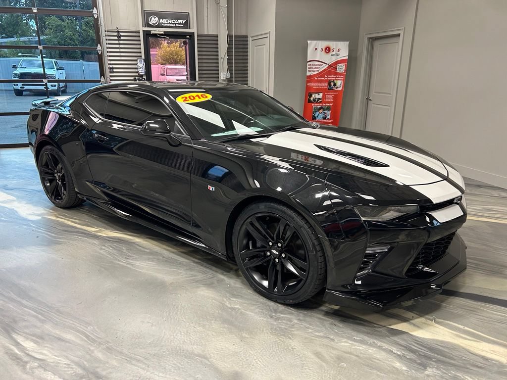 Used 2016 Chevrolet Camaro SS RWD image 26