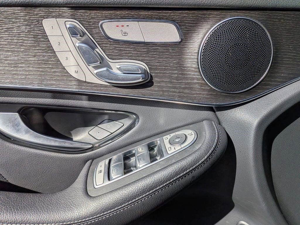 Used 2022 Mercedes-Benz GLC 300 4MATIC image 10