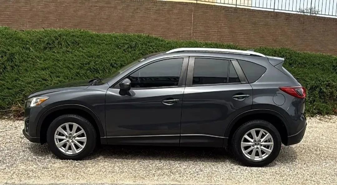 Used 2016 MAZDA CX-5 Touring FWD image 2