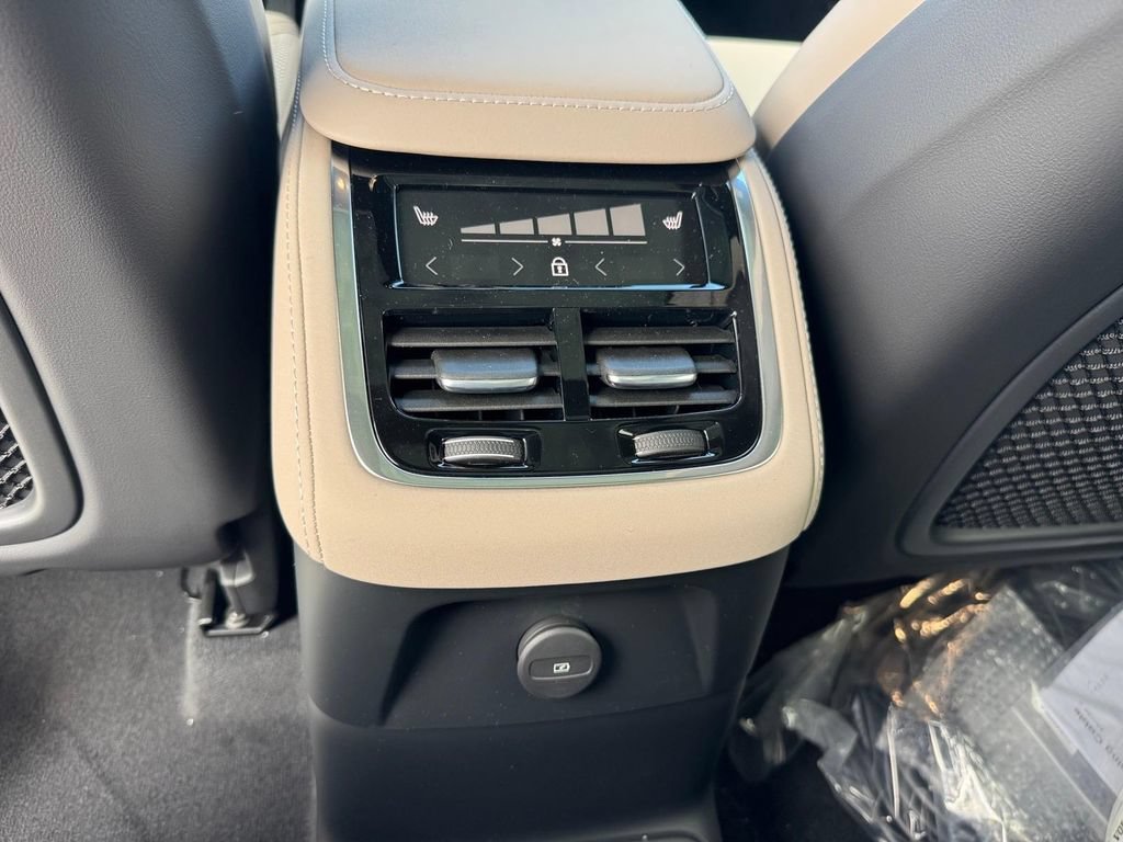 New 2026 Volvo XC90 T8 Plus w/ Protection Package AWD/4WD image 9