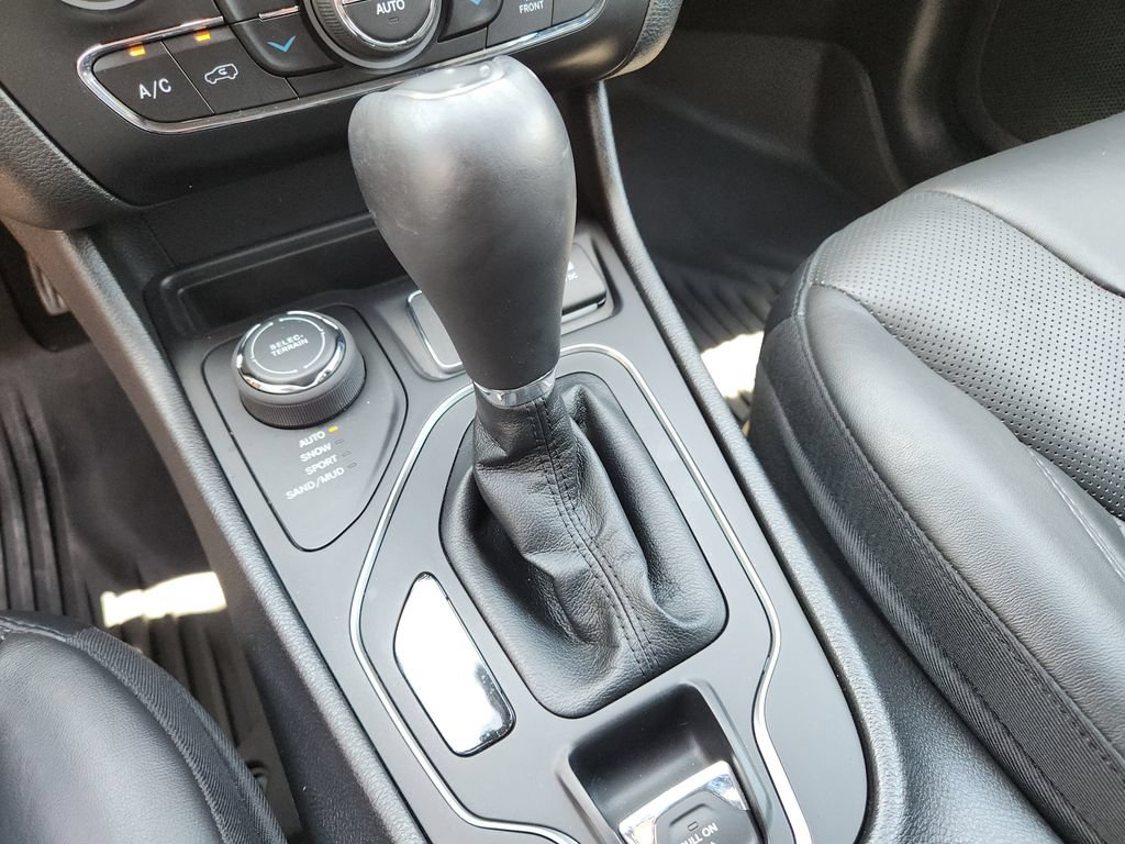 Certified 2021 Jeep Cherokee High Altitude AWD/4WD image 28